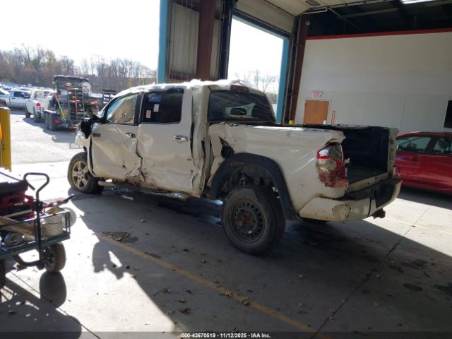 2017 TOYOTA TUNDRA 5TFAW5F13HX595493 Photo 2