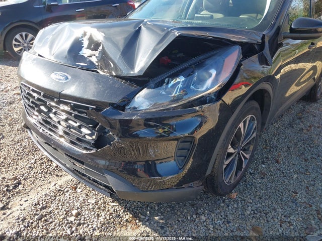 Продаж на аукціоні авто 2021 Ford Escape Se, vin: 1FMCU0G61MUB09783, номер лоту: 43670520