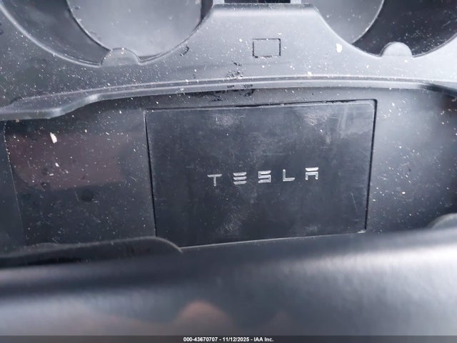 2021 TESLA MODEL Y 5YJYGDEE2MF063246 Photo 10
