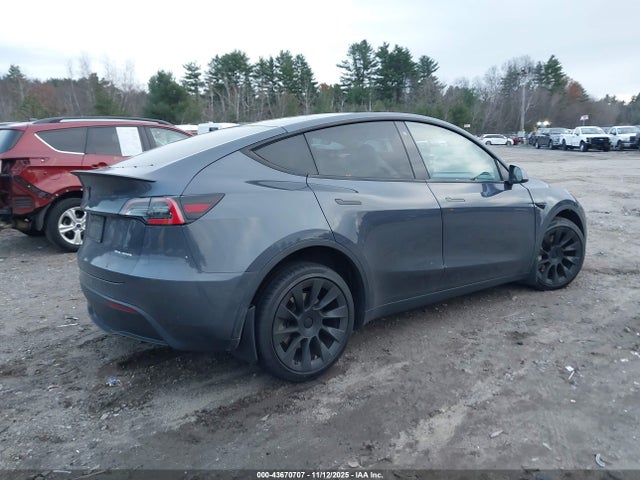 2021 TESLA MODEL Y 5YJYGDEE2MF063246 Photo 3
