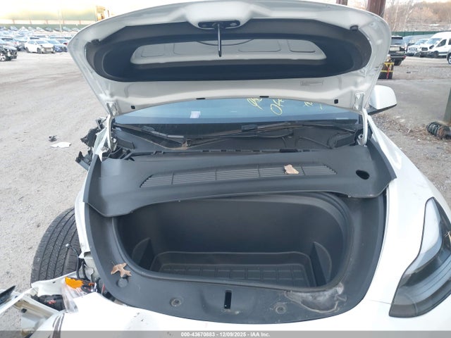 2023 TESLA MODEL Y 7SAYGDEE3PF792413 Photo 9