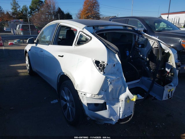 2023 TESLA MODEL Y 7SAYGDEE7PA035771 Photo 2