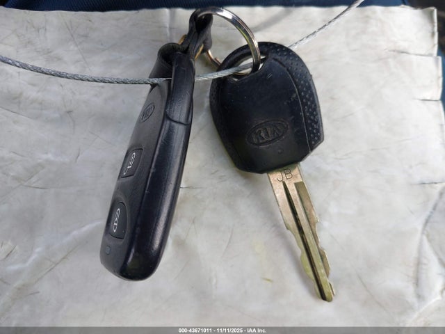 43671011 :رقم المزاد ، KNADE123766158757 vin ، 2006 Kia Rio Lx مزاد بيع
