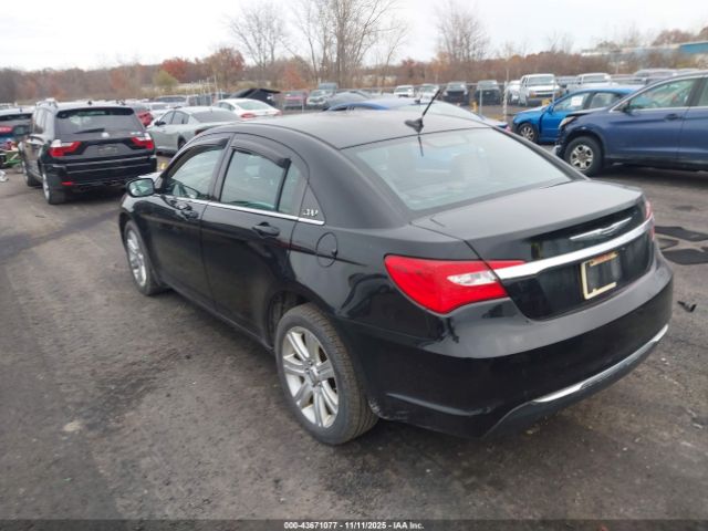 2013 CHRYSLER 200 1C3CCBAB0DN765271 Photo 2