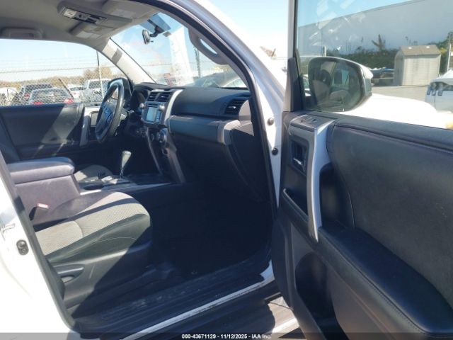 2014 TOYOTA 4RUNNER JTEZU5JR1E5065791 Photo 4