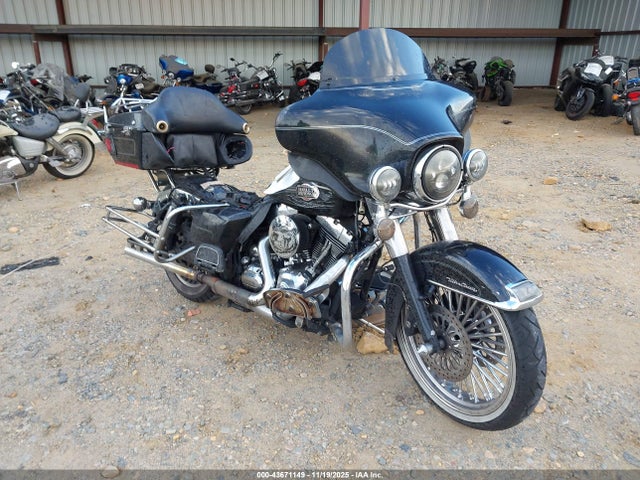 2009 HARLEY-DAVIDSON FLHTCU 1HD1FC4199Y642981