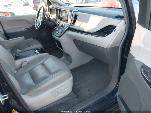 2017 TOYOTA SIENNA 5TDYZ3DC2HS774841 Photo 4