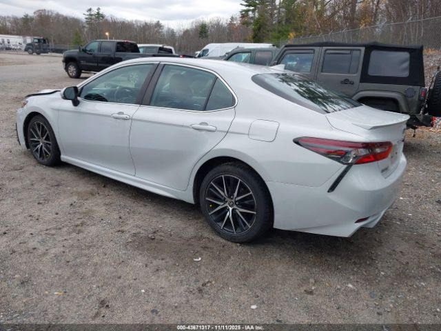 2022 TOYOTA CAMRY 4T1G11BK1NU053589 Photo 2