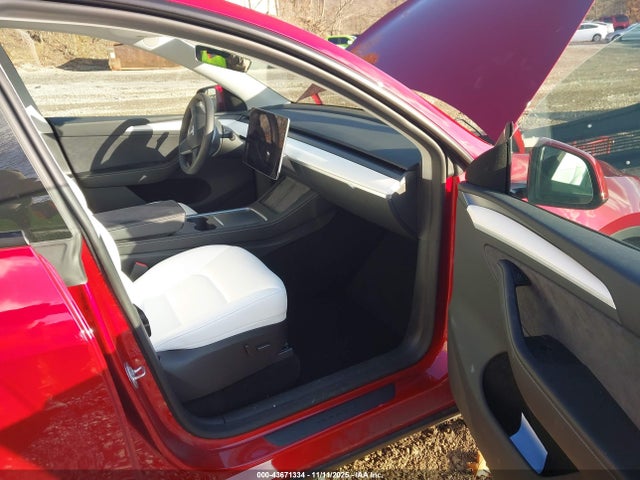 2024 TESLA MODEL Y 7SAYGDEE7RA260808 Photo 4