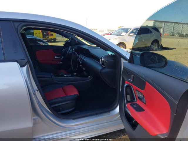 2023 MERCEDES-BENZ CLA 250 COUPE W1K5J4GB6PN330181 Photo 4