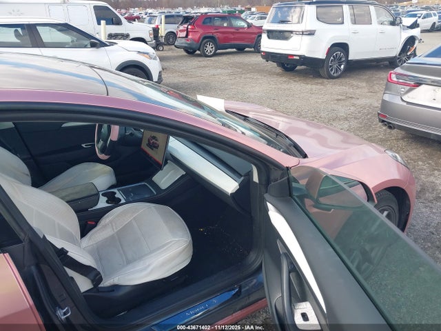 2022 TESLA MODEL 3 5YJ3E1EB0NF250894 Photo 4