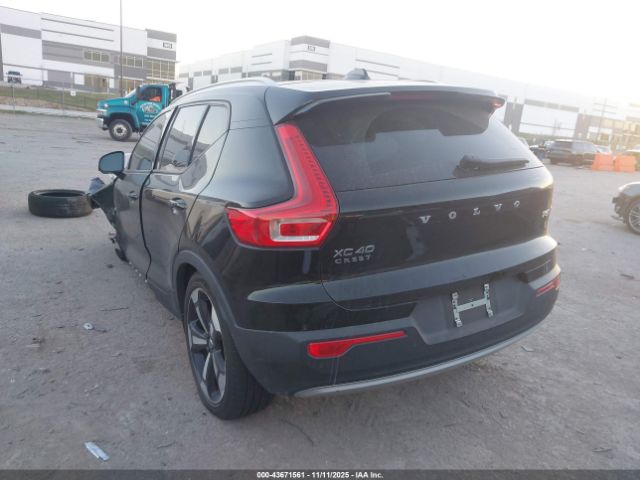 2021 VOLVO XC40 YV4162UK5M2570304 Photo 2