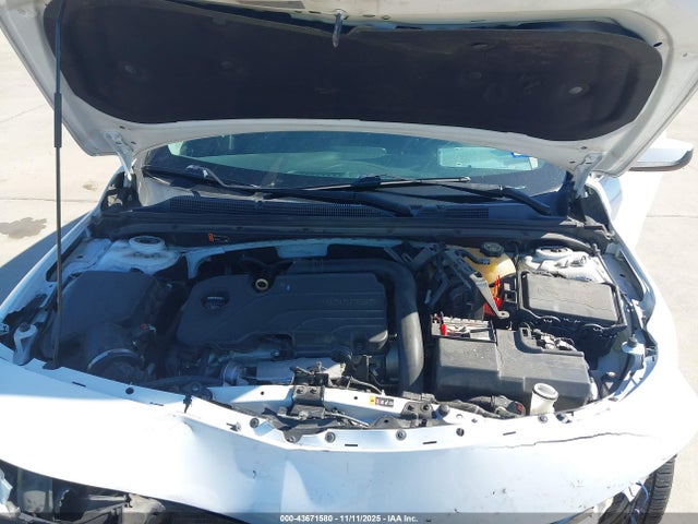 1G1ZD5ST4KF139377 Chevrolet MALIBU LT