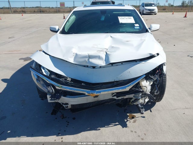 1G1ZD5ST4KF139377 Chevrolet MALIBU LT