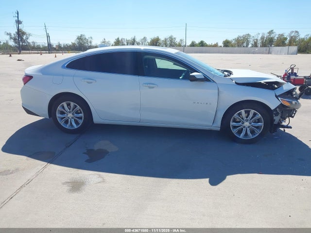 1G1ZD5ST4KF139377 Chevrolet MALIBU LT