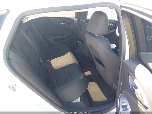 1G1ZD5ST4KF139377 Chevrolet MALIBU LT