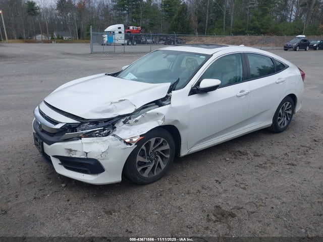 Honda CIVIC EX 2018 2HGFC2F72JH550221 Image 2