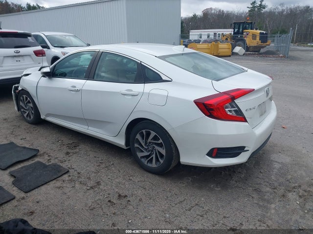 Honda CIVIC EX 2018 2HGFC2F72JH550221 Image 3