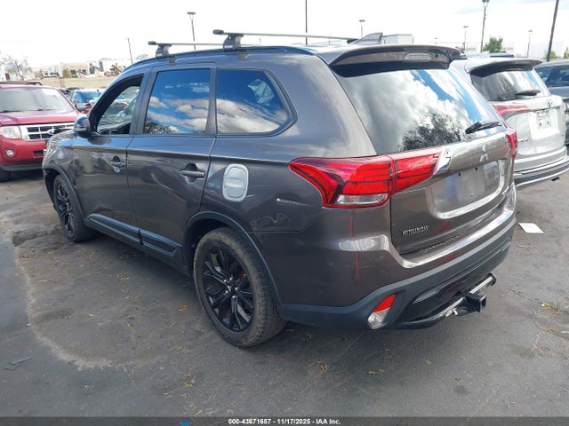2019 MITSUBISHI OUTLANDER JA4AD3A3XKZ030117 Photo 2