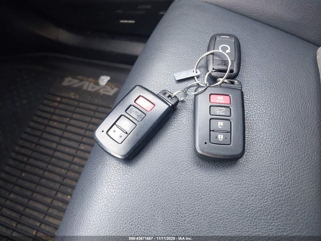 Toyota Rav4 Limited 2016 2T3DFREV0GW458443 Image 11