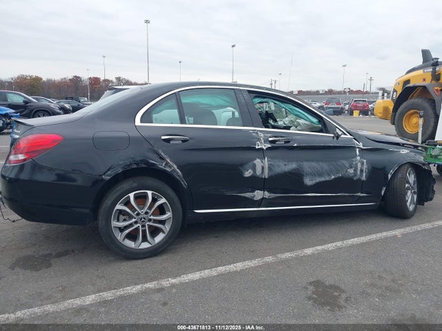 Продаж на аукціоні авто 2018 Mercedes-benz C 300 4matic, vin: 55SWF4KB8JU257360, номер лоту: 43671813