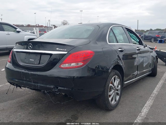 Продаж на аукціоні авто 2018 Mercedes-benz C 300 4matic, vin: 55SWF4KB8JU257360, номер лоту: 43671813