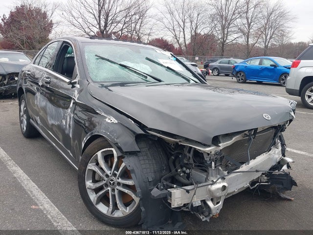 Продаж на аукціоні авто 2018 Mercedes-benz C 300 4matic, vin: 55SWF4KB8JU257360, номер лоту: 43671813