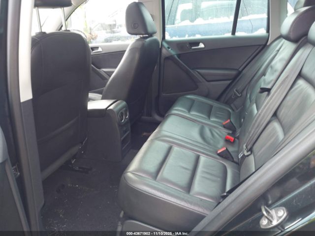 2011 VOLKSWAGEN TIGUAN WVGAV7AX8BW505810 Photo 7