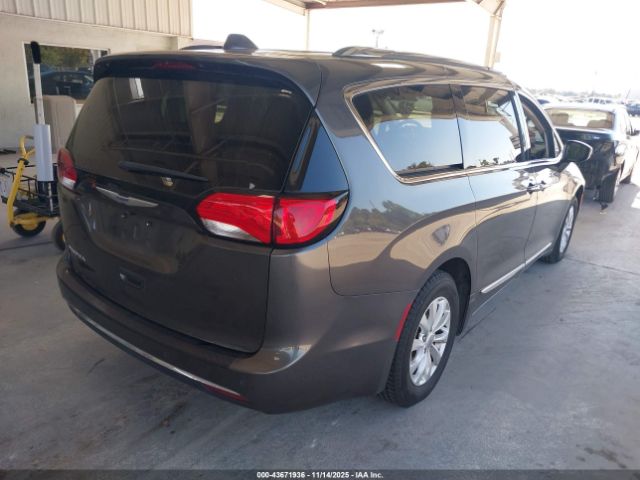 2019 CHRYSLER PACIFICA 2C4RC1BG0KR731633 Photo 3