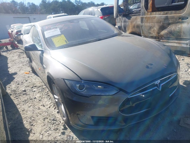 2015 TESLA MODEL S 5YJSA1E12FF111155 Photo 0