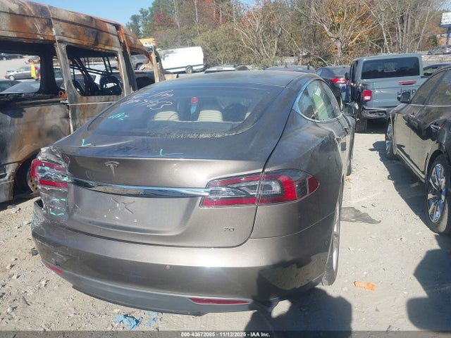 2015 TESLA MODEL S 5YJSA1E12FF111155 Photo 3
