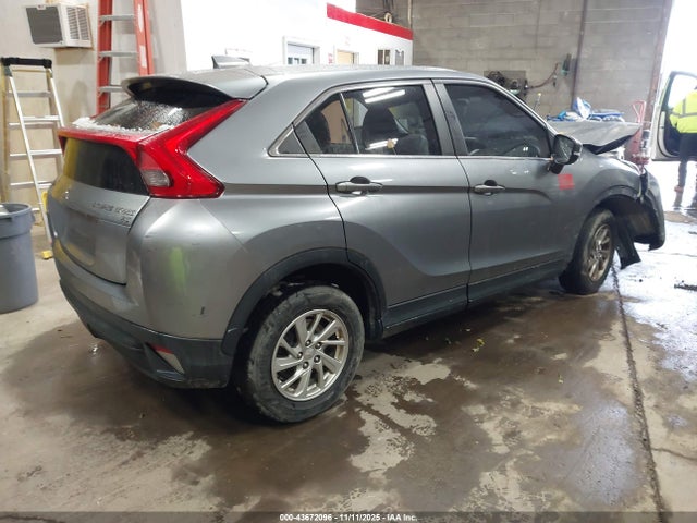 2018 MITSUBISHI ECLIPSE CROSS JA4AS3AAXJZ040830 Photo 3