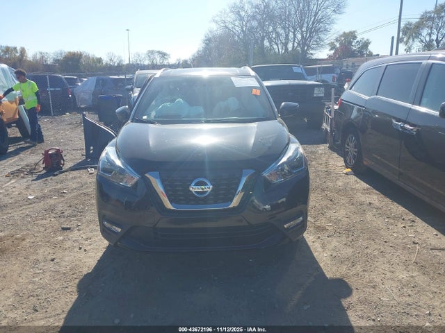 43672196 :رقم المزاد ، 3N1CP5CU0JL520534 vin ، 2018 Nissan Kicks Sr مزاد بيع