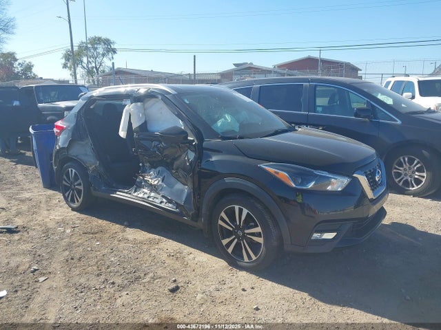 43672196 :رقم المزاد ، 3N1CP5CU0JL520534 vin ، 2018 Nissan Kicks Sr مزاد بيع