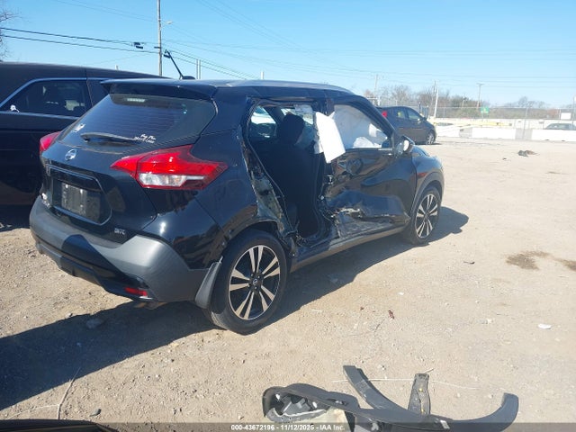 43672196 :رقم المزاد ، 3N1CP5CU0JL520534 vin ، 2018 Nissan Kicks Sr مزاد بيع