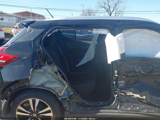 43672196 :رقم المزاد ، 3N1CP5CU0JL520534 vin ، 2018 Nissan Kicks Sr مزاد بيع