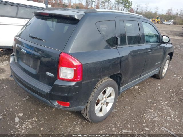 2011 JEEP COMPASS 1J4NF1FB4BD154915 Photo 3