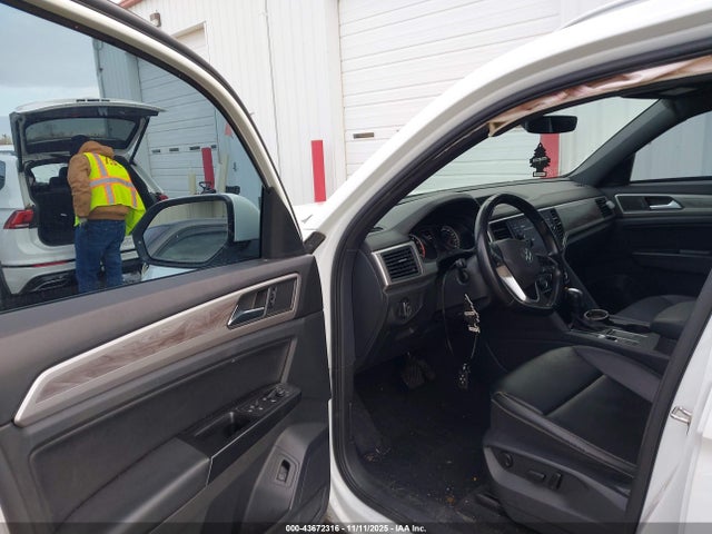 2020 VOLKSWAGEN ATLAS CROSS SPORT 1V2YC2CA7LC204953 Photo 4