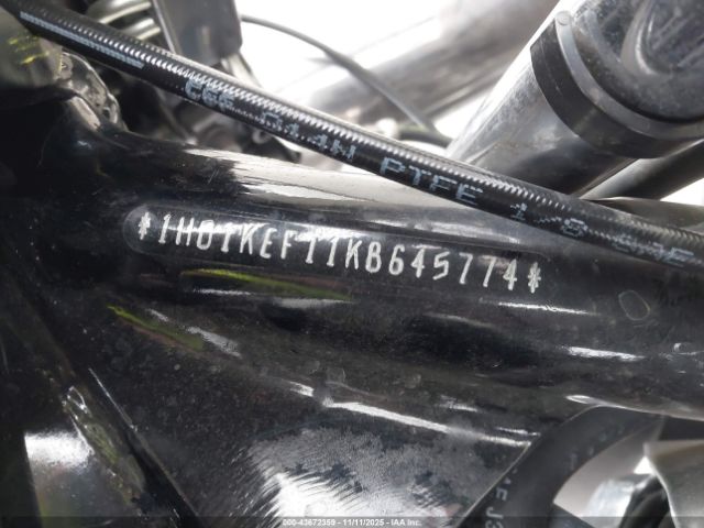 2019 HARLEY-DAVIDSON FLHTK 1HD1KEF11KB645774 Photo 9