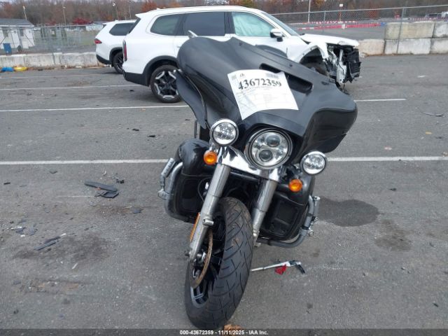 2019 HARLEY-DAVIDSON FLHTK 1HD1KEF11KB645774 Photo 4