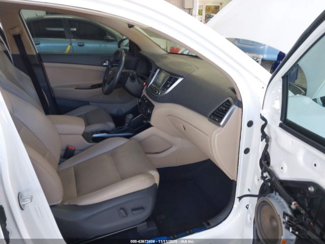 2018 HYUNDAI TUCSON KM8J33A45JU720706 Photo 4