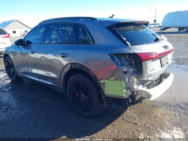 2022 AUDI E-TRON WA1LAAGE7NB011410 Photo 2