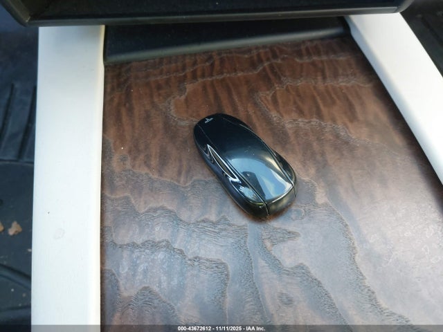 2017 TESLA MODEL S 5YJSA1E21HF221383 Photo 10