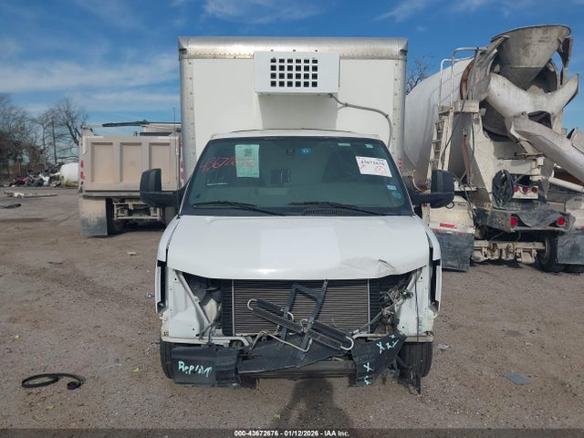 43672676 :رقم المزاد ، 1GB6G5CG2E1197724 vin ، 2014 Chevrolet Express Cutaway 4500 مزاد بيع