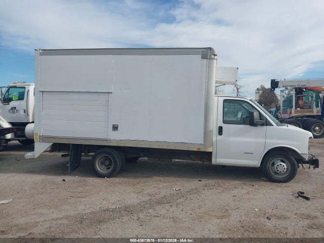 43672676 :رقم المزاد ، 1GB6G5CG2E1197724 vin ، 2014 Chevrolet Express Cutaway 4500 مزاد بيع