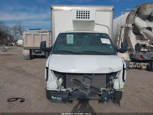 43672676 :رقم المزاد ، 1GB6G5CG2E1197724 vin ، 2014 Chevrolet Express Cutaway 4500 مزاد بيع