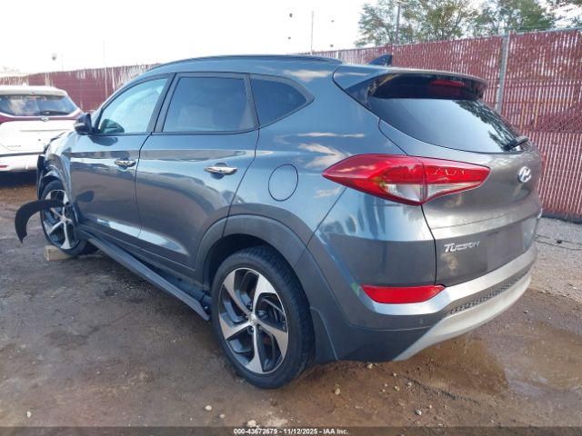 2017 HYUNDAI TUCSON KM8J33A20HU368899 Photo 2