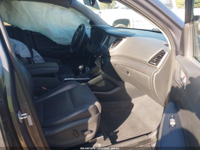 2017 HYUNDAI TUCSON KM8J33A20HU368899 Photo 4