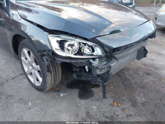 2016 VOLVO S60 YV126MFK2G2405194 Photo 5