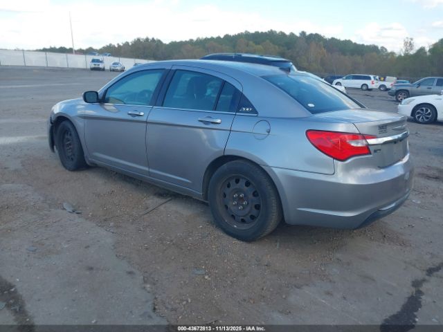 2013 CHRYSLER 200 1C3CCBBG3DN532298 Photo 2